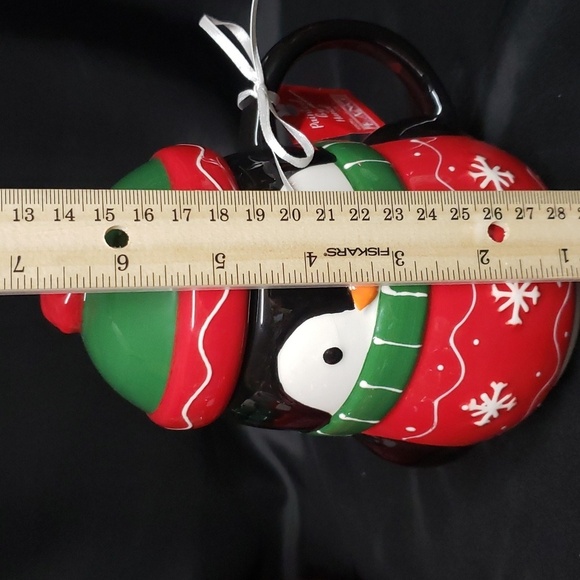 Lang NWT Handpainted Ceramic Holiday Penquin Mug - Picture 6 of 8